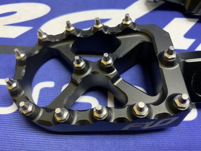 Flo Motorsports Pit Bike Foot Pegs CRF/KLX Kawasaki KLX110 FPEG-798BLK