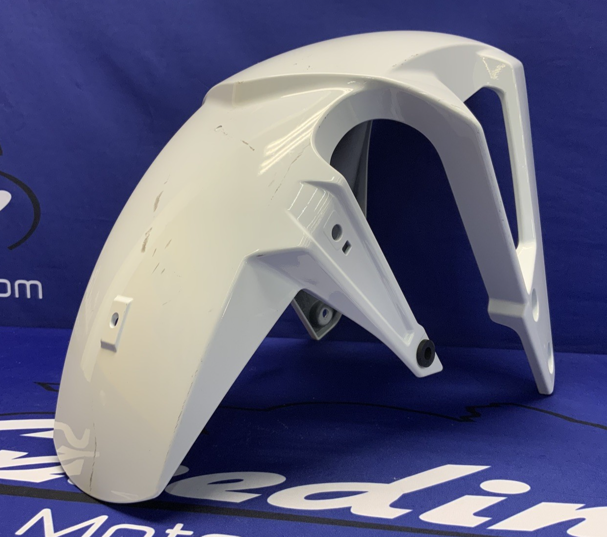 Suzuki Front Fender (Pearl Tech White) GSX-8R 2026 OEM 53111-25L00-QU2-1
