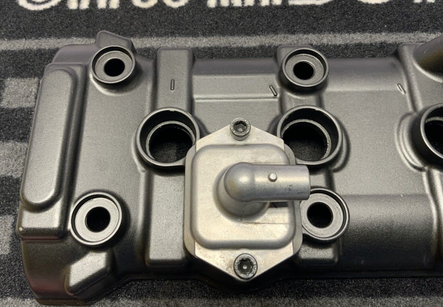Kawasaki Cylinder Head Cover ZX-6R 2013-2022 OEM 14092-1084