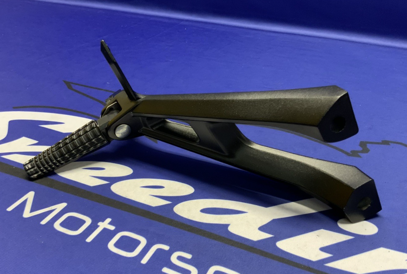 Suzuki Right Passenger Foot Rest GSXR 1000 2015-2016 OEM 43700-47H40