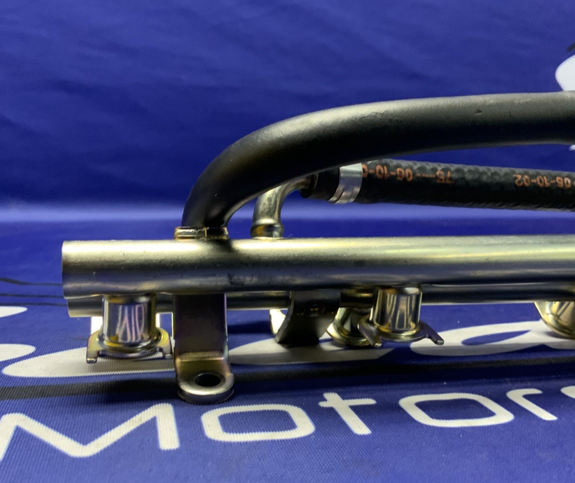 Suzuki Fuel Rail Assembly GSXR600/750 2006-2007 OEM 15730-01H00