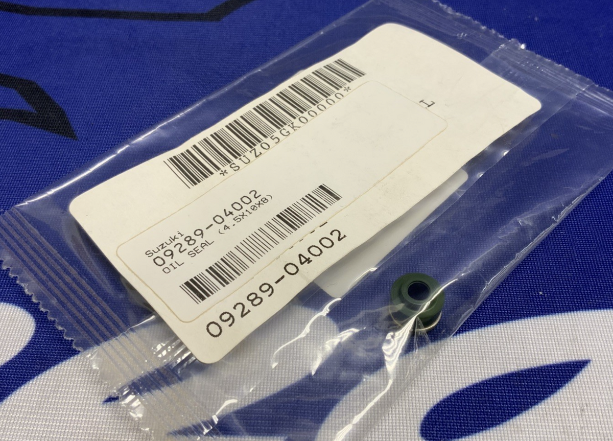 Suzuki Valve Stem Oil Seal GSX-R1000 05-07 OEM 09289-04002