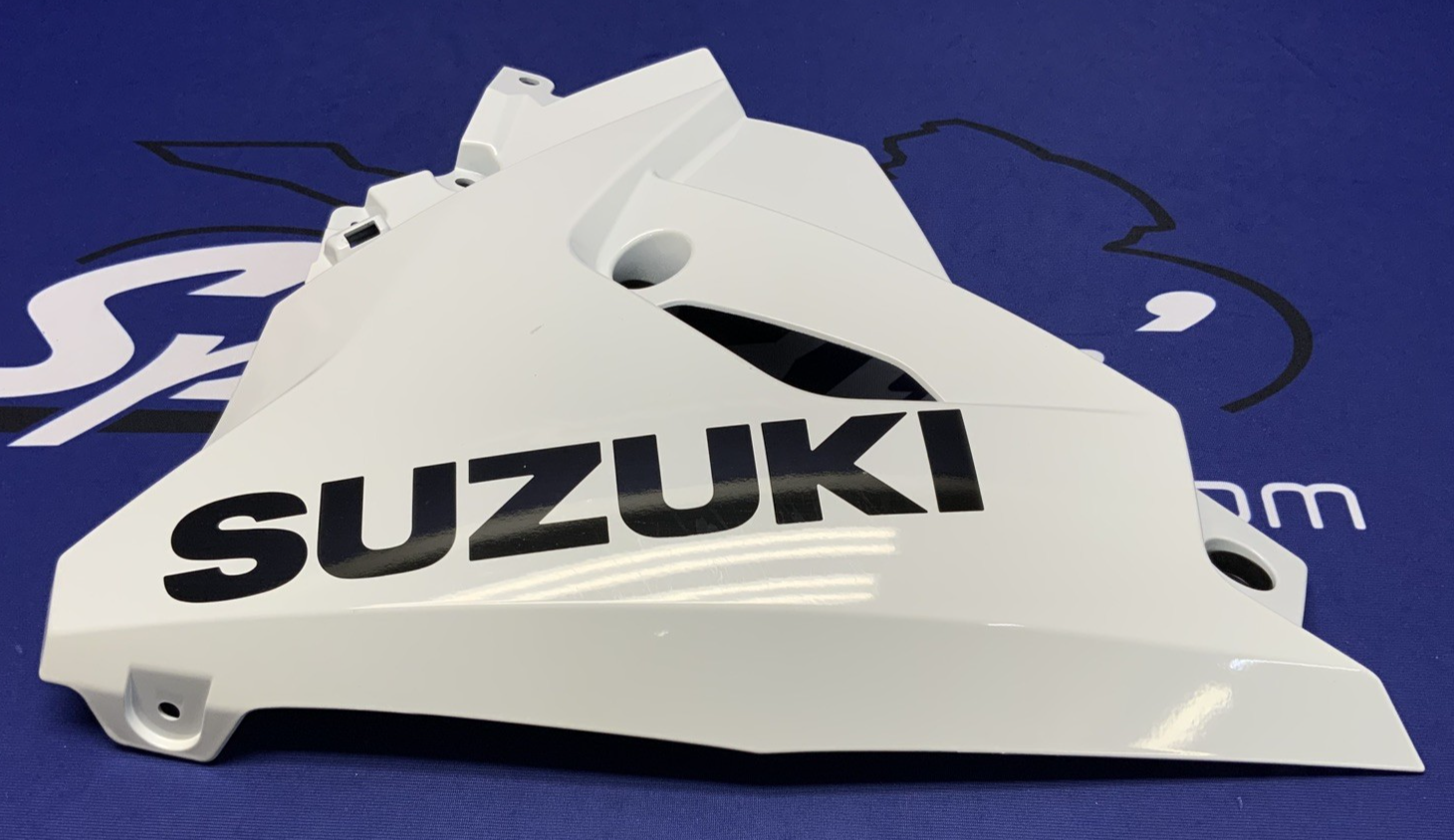 Suzuki Left Lower Fairing (Pearl Tech White) GSX-8R 2026 OEM 94480-25L20-QU2