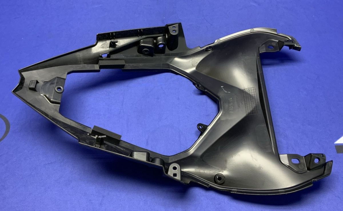 Kawasaki Rear Tail Center Cover Ninja 500 2024-2026 OEM 36043-0001
