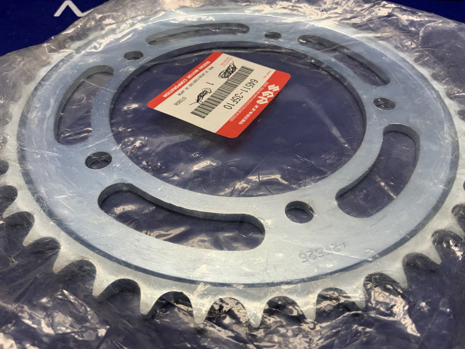 Suzuki Rear Sprocket GSX-R 750 2000-2003 525 42 Tooth OEM 64511-35F10