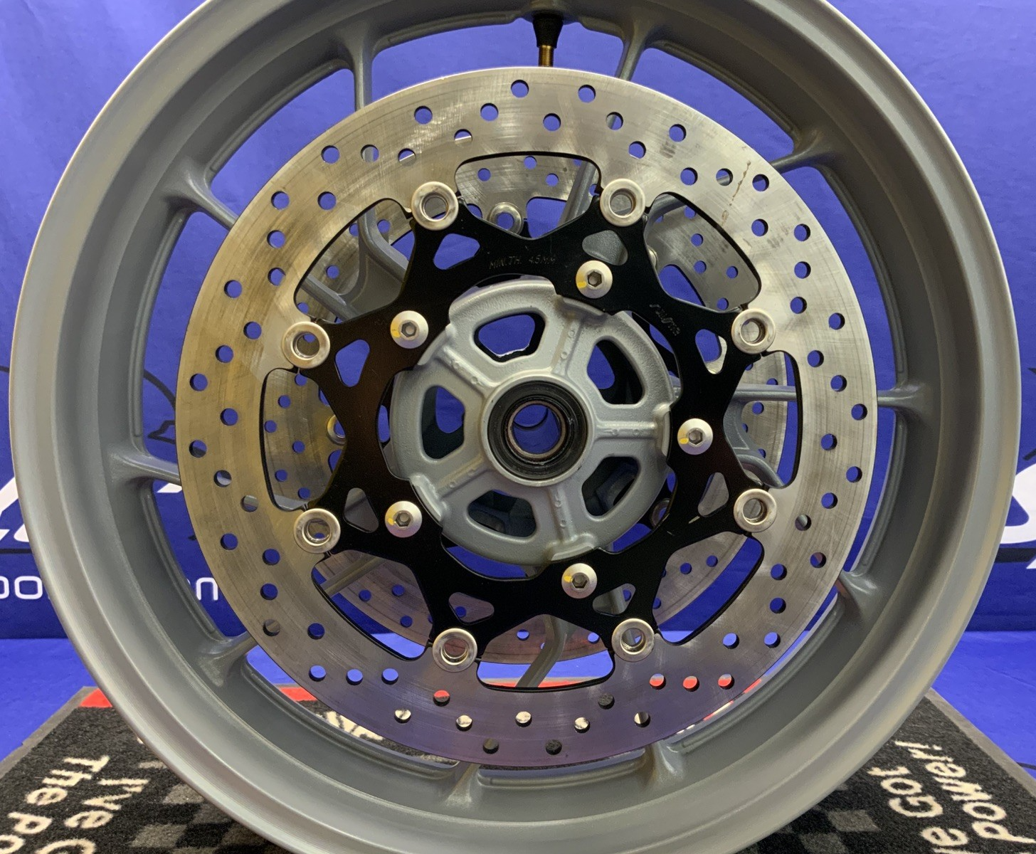 Suzuki Front Wheel W/ Rotors (Matte Gray) GSX-8R 2024-2026 OEM 54111-25L00-QZP