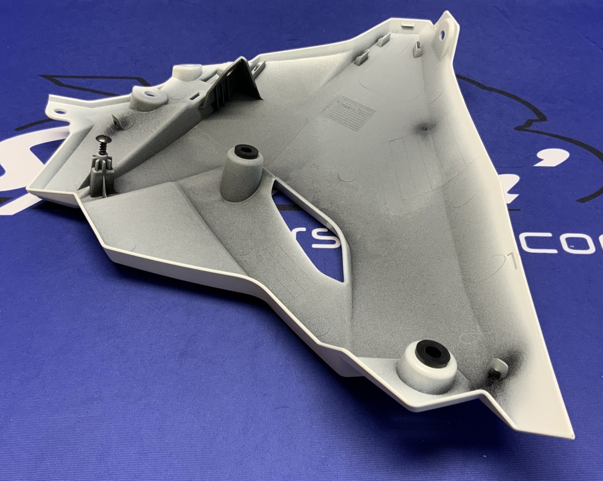 Suzuki Left Lower Fairing (Pearl Tech White) GSX-8R 2026 OEM 94480-25L20-QU2-1