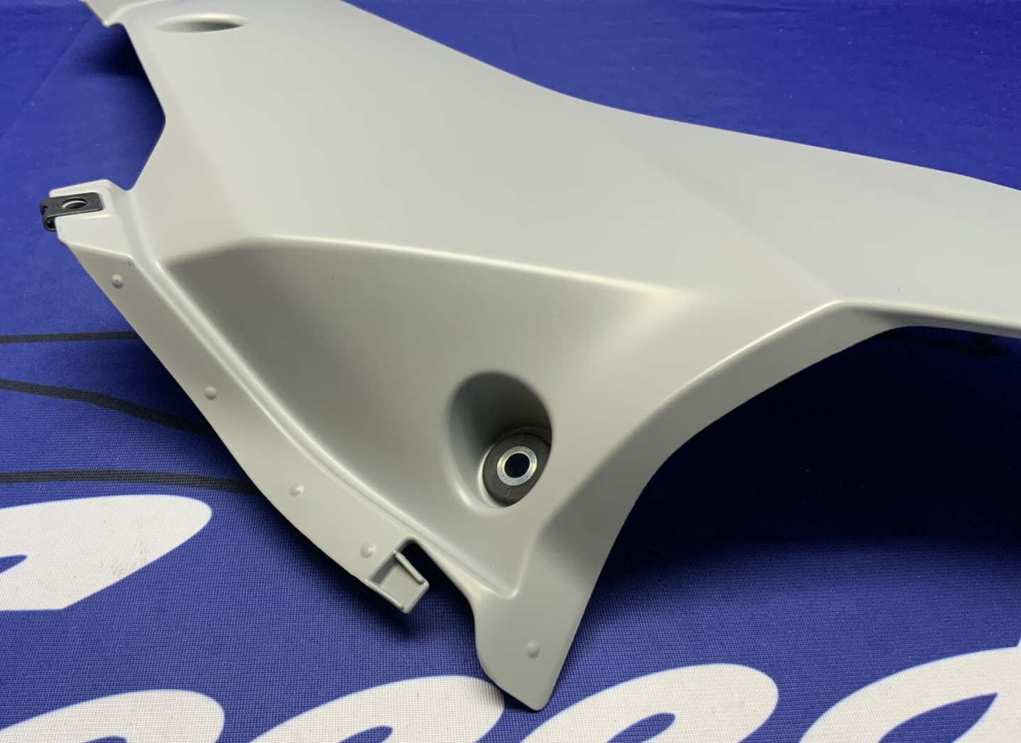 Yamaha Right Lower Fairing (Gray) YZF-R6 2017-2024 OEM BN6-28395-00-P4