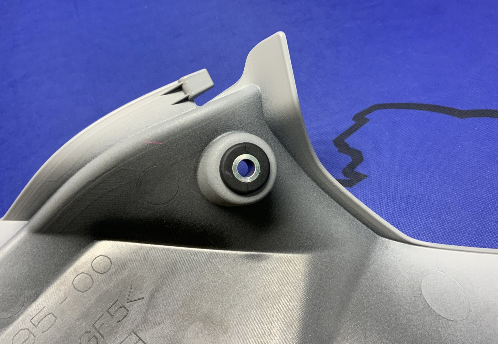 Yamaha Right Lower Fairing (Gray) YZF-R6 2017-2024 OEM BN6-28395-00-P4