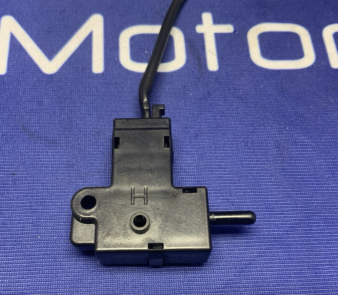 Triumph Left Switch Assembly Street Triple 2017-2026 OEM T2044784