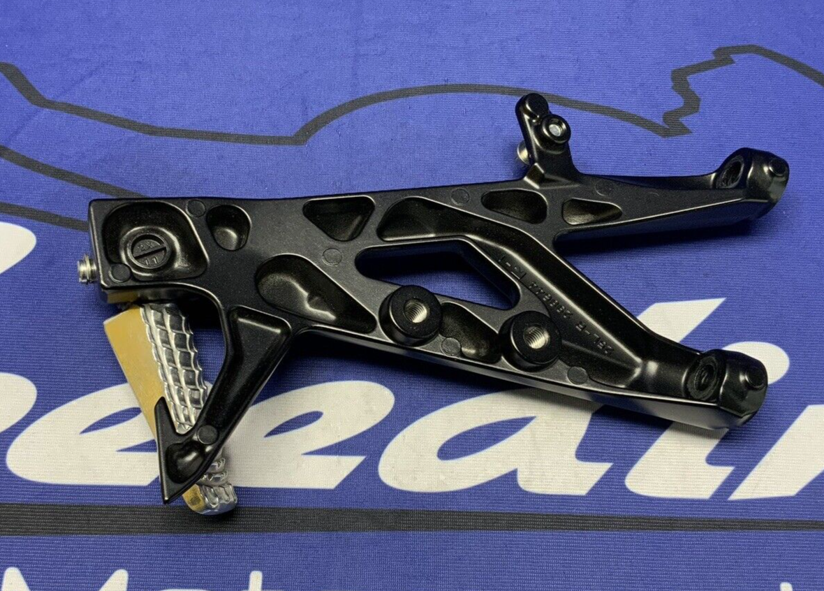 Suzuki Passenger Foot Rest Set GSX-8R/S 2023-2025 OEM 43821-25L00, 43811-25L00