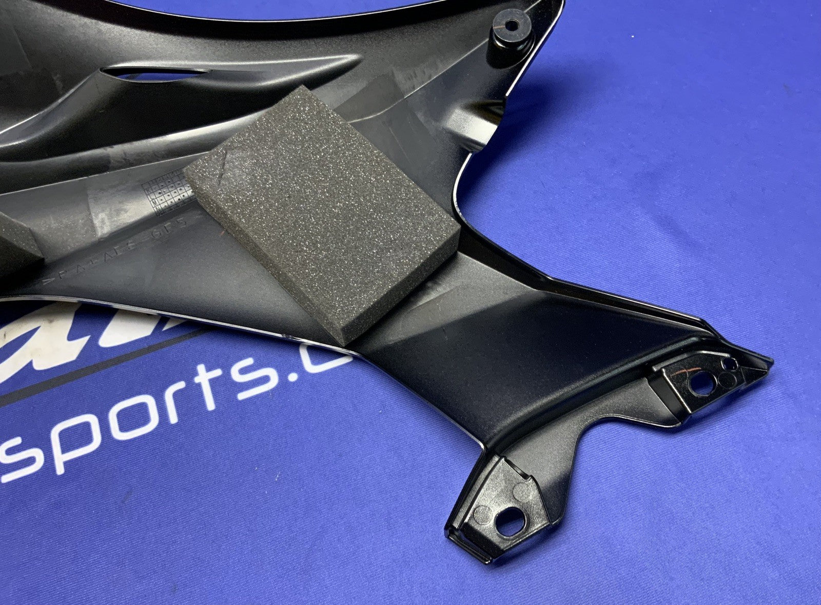 Yamaha Right Upper Fairing (Raven Black) YZF-R6 2017-2026 OEM BN6-2117W-00-P1