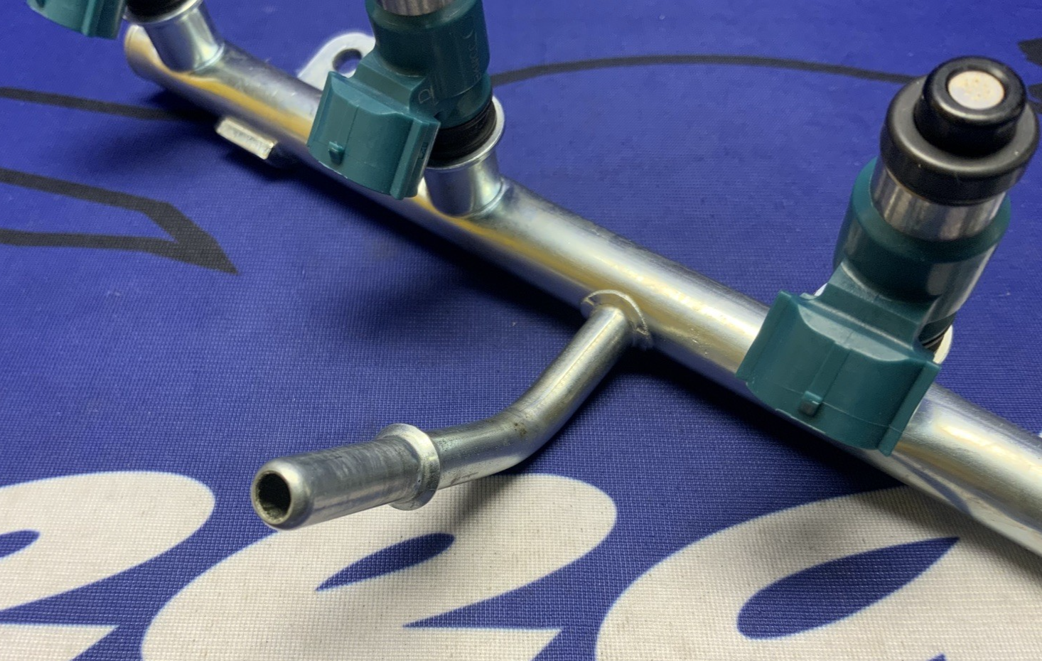 Yamaha Fuel Rail W/ Injectors YZF-R6 2008-2024 OEM 13S-13761-00-00