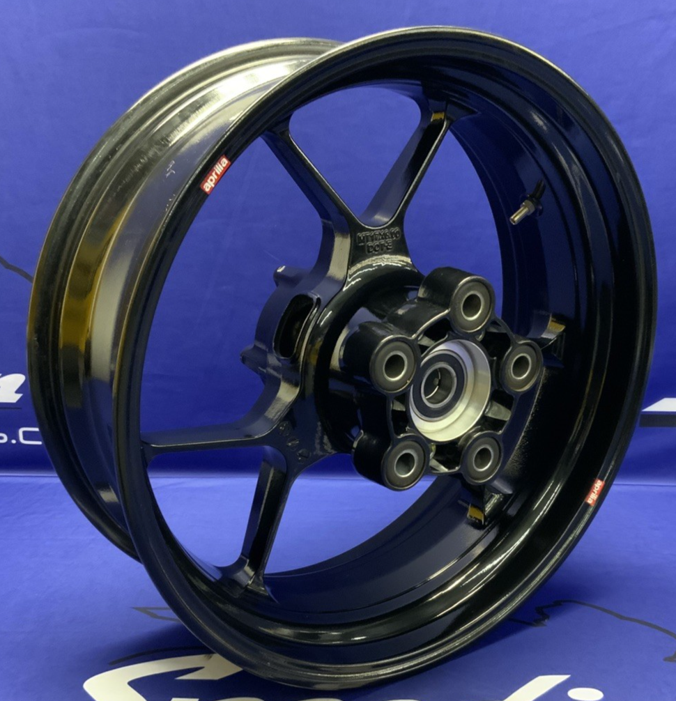 Aprilia Rear Wheel Assembly RSV4 1100 2021-2025 OEM 896756