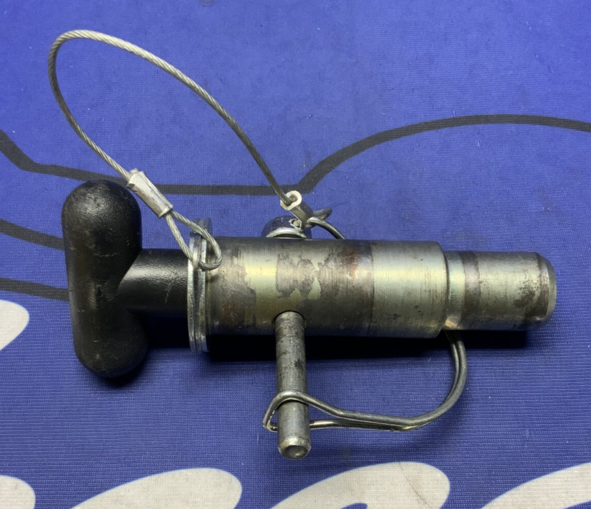 Pitbull Restraint Right Pin CNR M1000RR 2021-2023 F0075CN-000