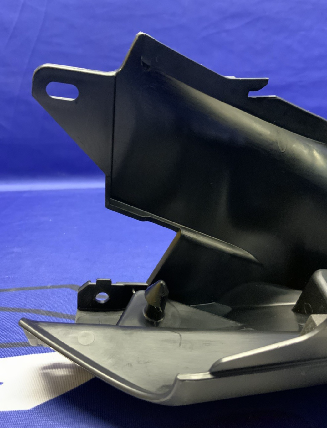 Yamaha Right Tail Inner Fairing YZF-R7 2022-2025 OEM BEB-21741-00-00