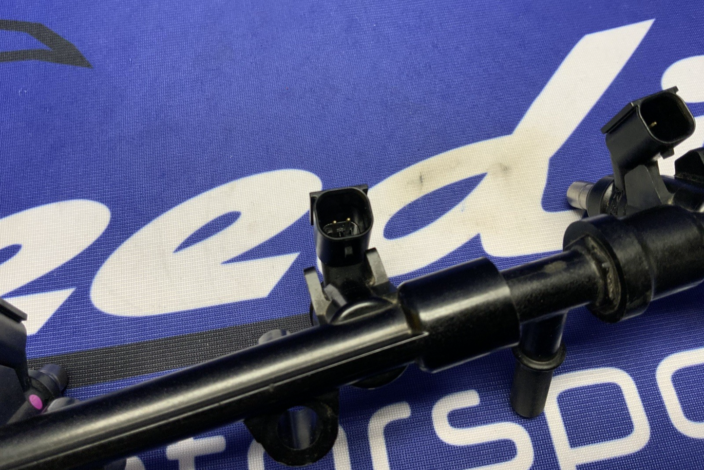 Kawasaki Top Feed Injector Assembly W/ Injectors ZX-6R 2009-2012 OEM 59071-0062