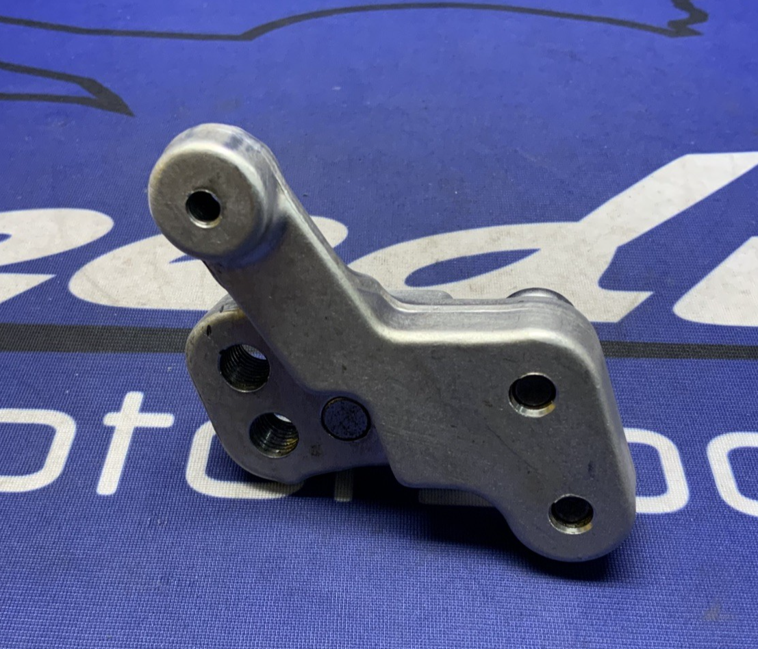 Suzuki Gear Shift Lever Bracket GSXR 600/750 2006-2008 OEM 25681-01H00