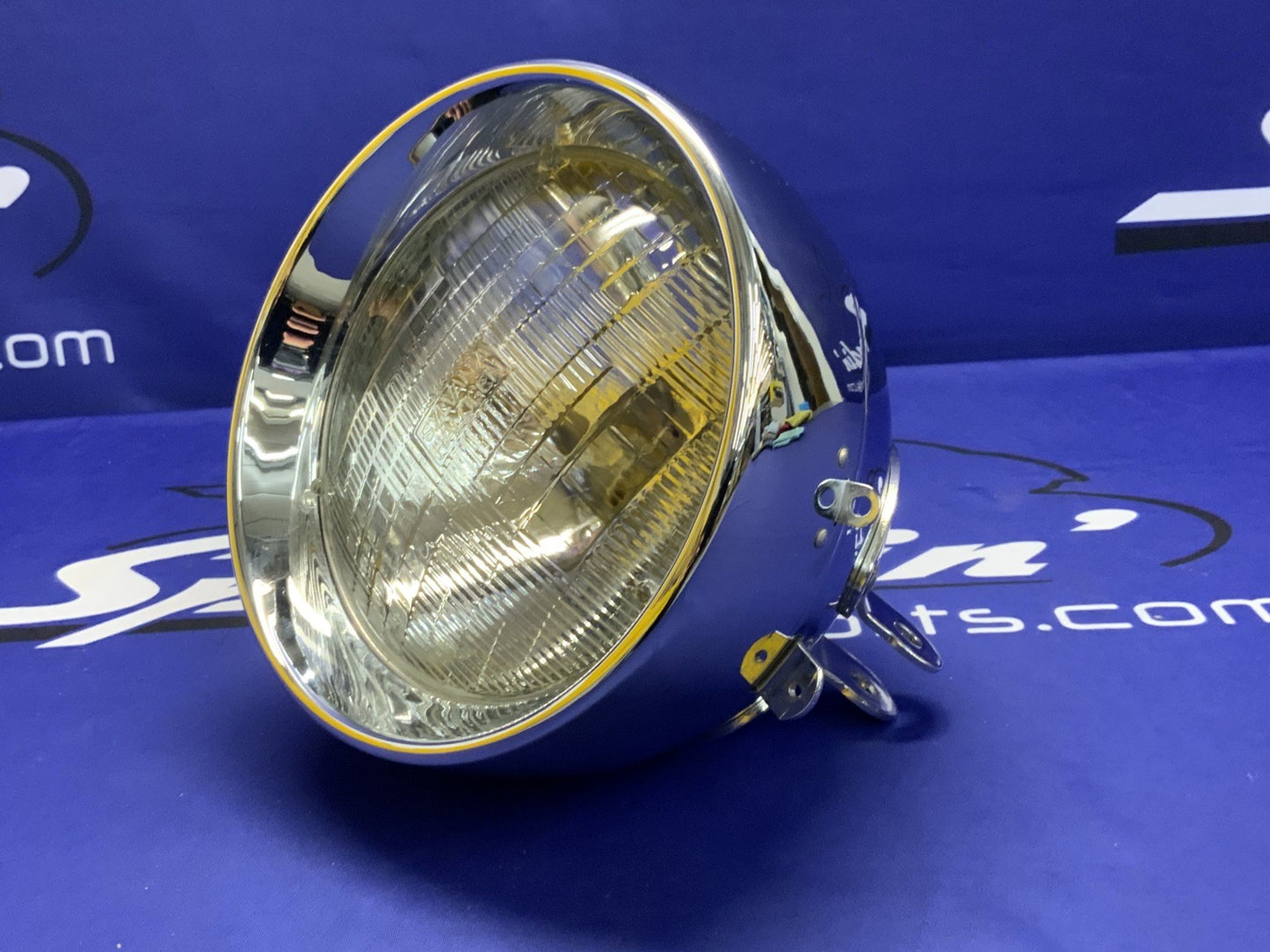 Harley Davison Headlamp Assembly FLHT Electra Glide 1999-2006 OEM 67001-08-1