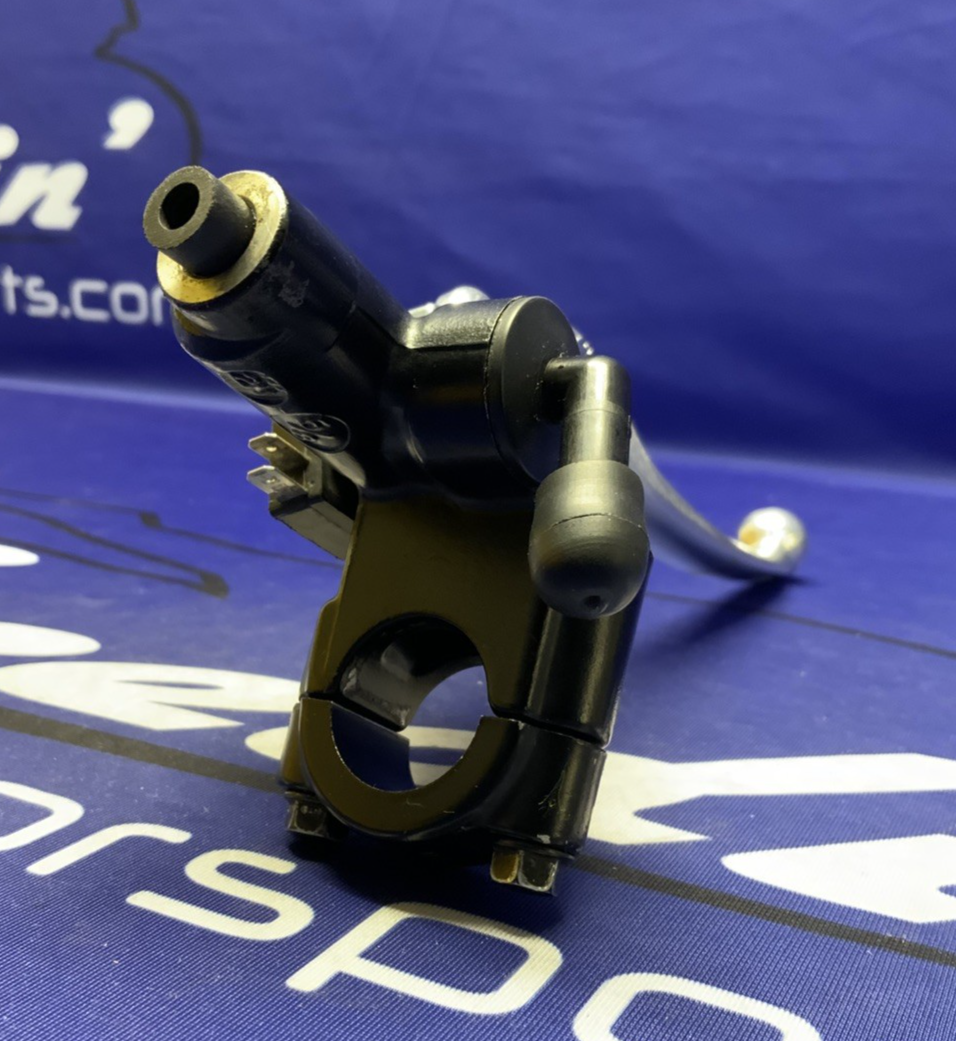 Suzuki Front Master Cylinder Assembly GSXR 600 1997-2000 OEM 59600-17C00