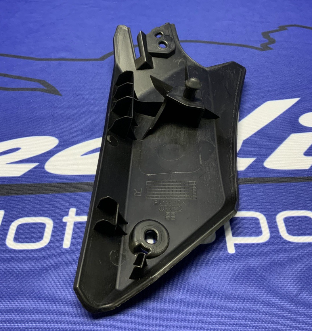 ZXMT Right Seat Under Cover YZF-R7 2022-2025 Y0722-15