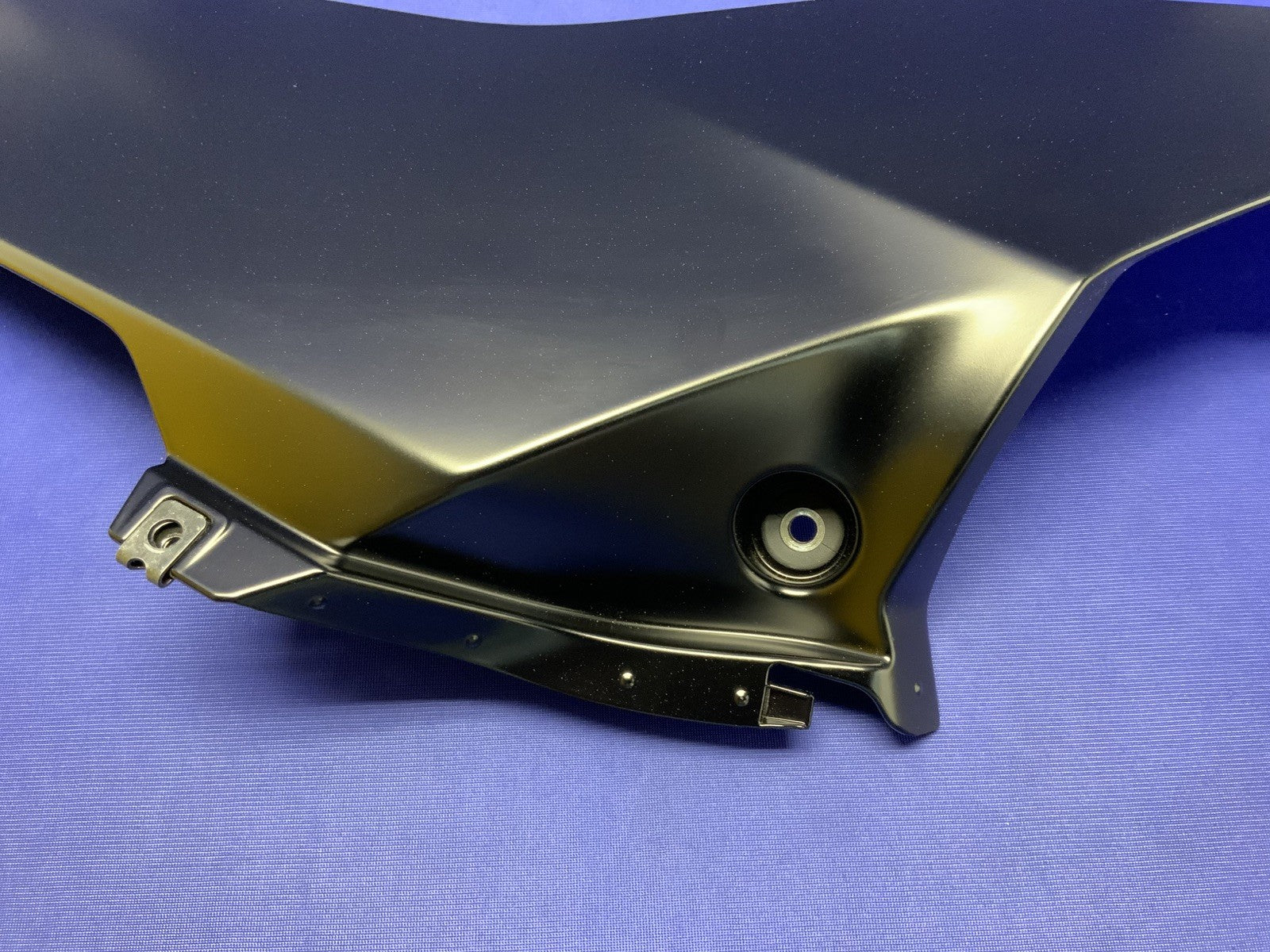 Yamaha Right Lower Fairing (Raven Black) YZF-R6 2017-2026 OEM BN6-28395-00-P1-3
