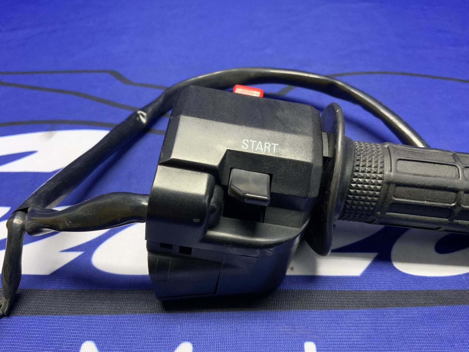 Kawasaki Right Hand Switch Assembly Ninja 1000R ZX1000A 1986-1987 OEM 46091-1335