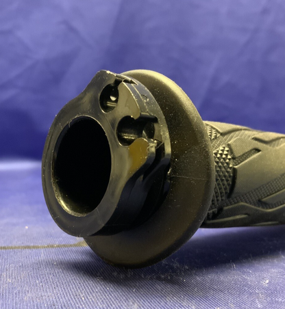 Suzuki Throttle Grip GSXR 600/750 2008-25, GSXR 1000/R 2017-25 OEM 57110-21H02