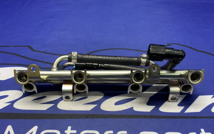 Suzuki Fuel Rail Assembly GSXR600/750 2006-2007 OEM 15730-01H00