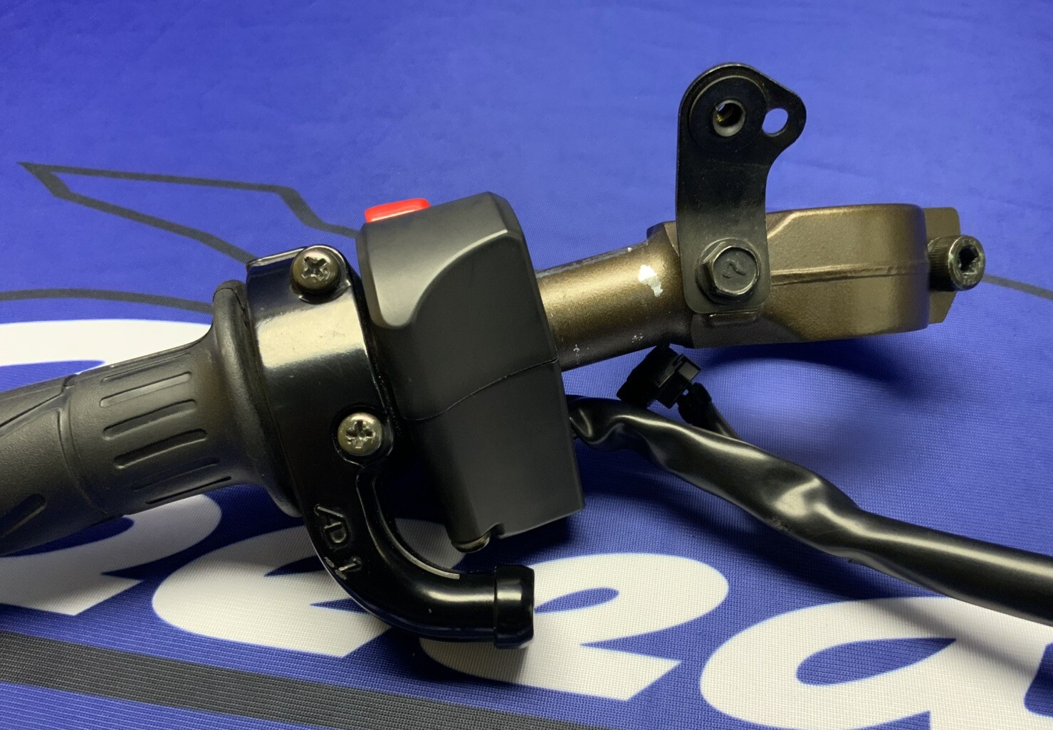 Kawasaki Right Handlebar W/ Switch Assembly ZX-6RR 2003-2006 OEM 46003-1591