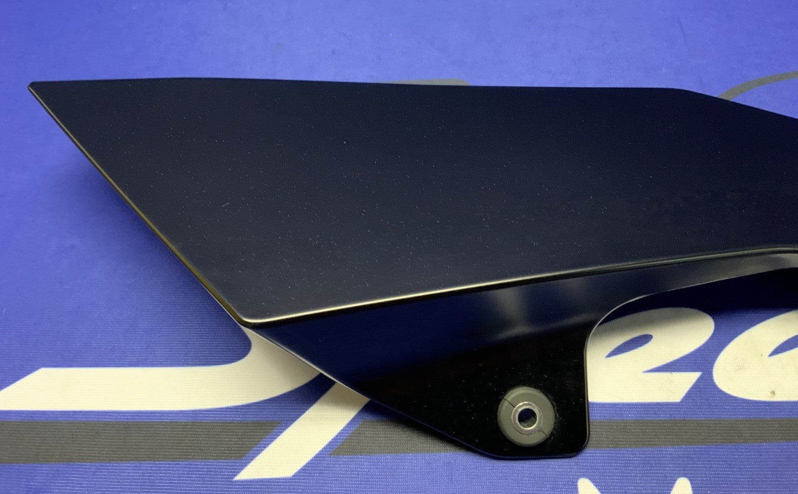Yamaha Left Lower Fairing (Raven Black) YZF-R6 2017-2026 OEM BN6-28385-00-P1-4