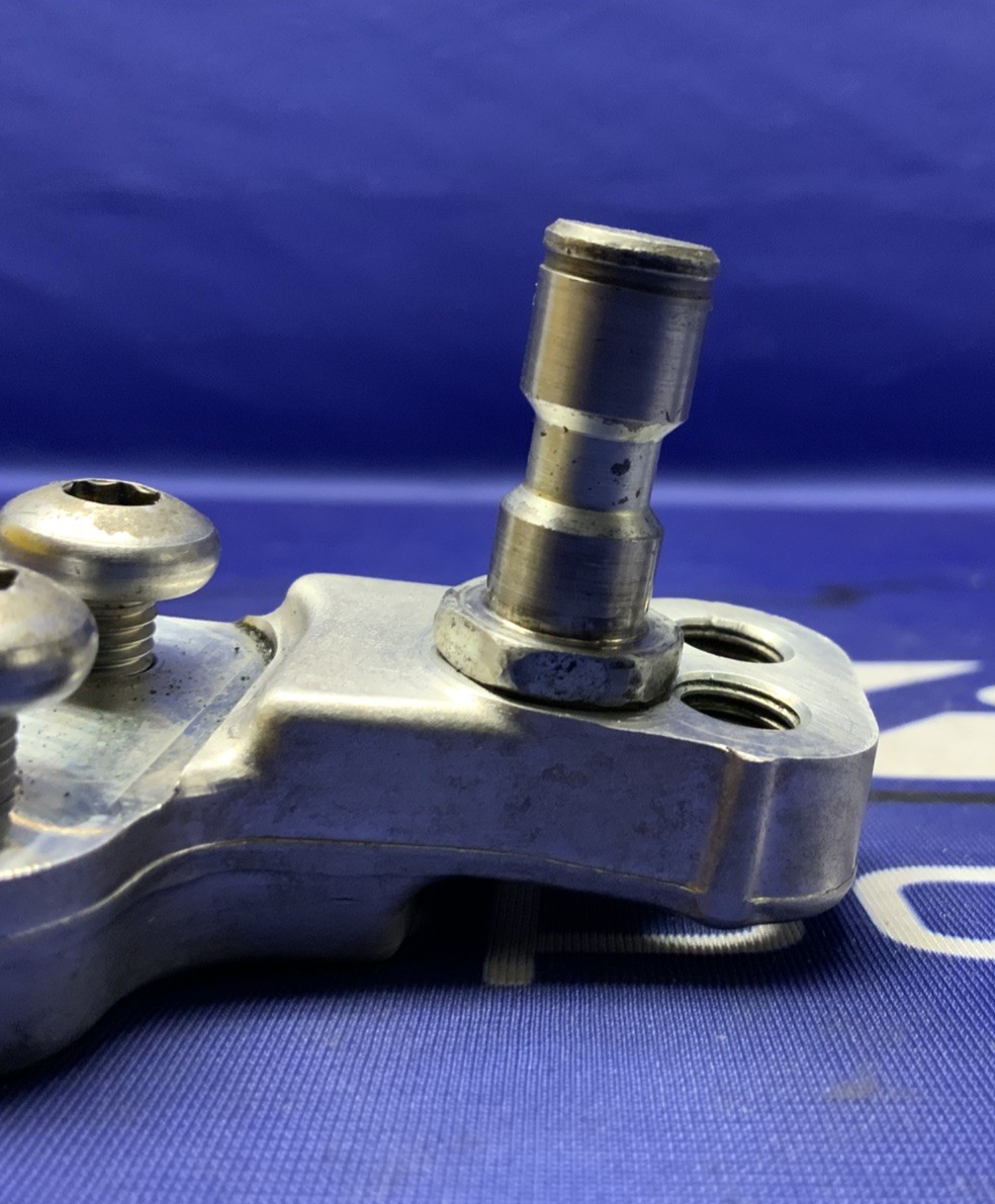 Suzuki Gear Shift Lever Bracket GSXR 600/750 2006-2008 OEM 25681-01H00